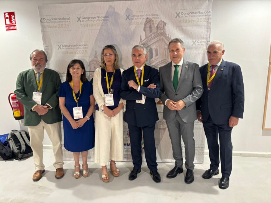 Representantes de los colegios de médicos de España se citan en Jaén para avanzar en deontología médica ante los retos tecnológicos
