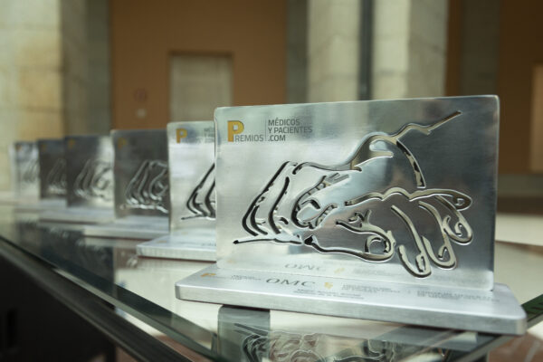 Pacientes ELA, Comisionado de Salud Mental, Carmen Ayuso, La Razón, y el Hospital Clínic Barcelona, ganadores de los séptimos Premios Médicos y Pacientes (OMC)