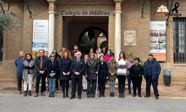Minuto de silencio en memoria del Dr. Jesús Saldaña