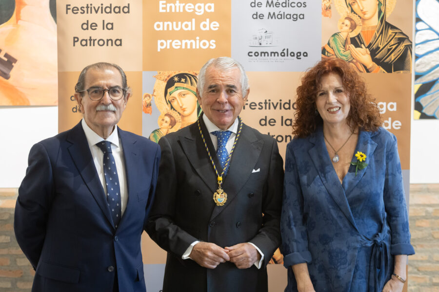 El Colegio de Médicos de Málaga reconoce la excelencia y la vocación de servicio de la profesión médica en la festividad de su Patrona